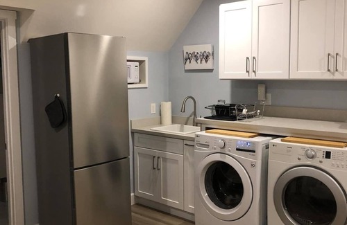 Dimond Apartamento | New Remodeled Studio in Oakland's Dimond District
