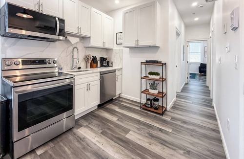 South Boston Apartamento | New Reno! 3 Beds, in unit Washer & Dryer, Southie!
