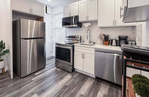 South Boston Apartamento | New Reno! 3 Beds, in unit Washer & Dryer, Southie!