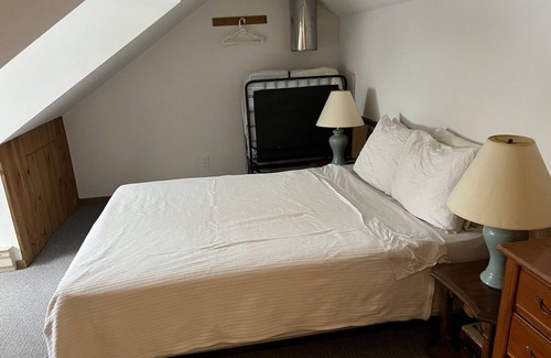 Canaan Otro | NEW RENO - Historic Loft w/views of the Berkshires