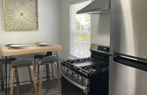 Chapel Hill Casa | New renovated 3 bedroom, central Chapel Hill!