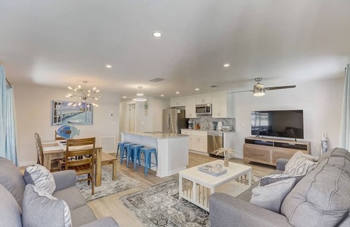 South Bradenton Condominio | New! Renovated Coastal 2/2, 6 mins to IMG