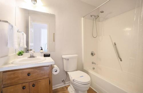 Durham Apartamento | New & Renovated Modern Retreat 2 mi from Duke