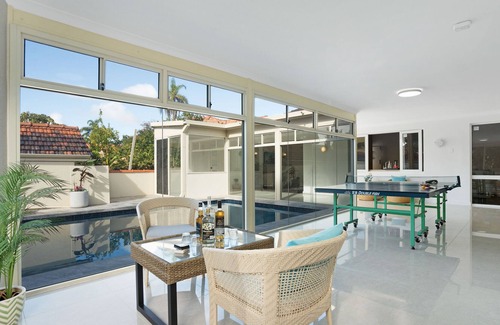Dalkeith Casa | New Renovated resort house with simming pool, Park views.