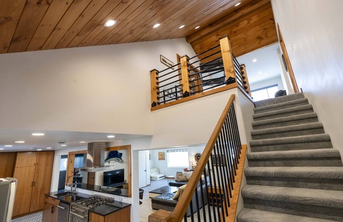 Oshkosh Casa | New Renovation! Gorgeous Lake Views! Outdoor Hot Tub, Huge open concept rooms!