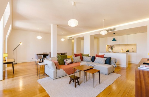 Santa Maria Maior Apartamento | NEW! RENT4REST Graca 2Bdr Pool Castle View & Park