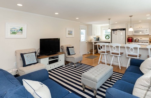 Popponesset Casa | New Rental-3 bedrooms with central a/c and outdoor shower