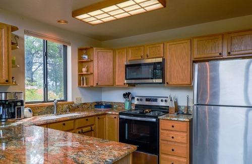 Pagosa Highlands Cabina | New Rental! A/C! Close to Lake Hatcher and miles of hiking trails.