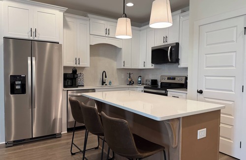 Auburn - Opelika Casa | NEW RENTAL Auburn Getaway Home- Close to Campus! Sleeps 8, Family-Friendly.