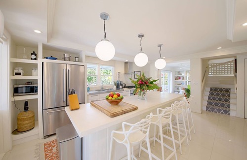 Governor's Harbour Casa | NEW RENTAL! Elegant Hilltop Manor Home with Private Pool & Generator
