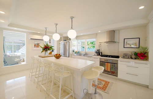Governor's Harbour Casa | NEW RENTAL! Elegant Hilltop Manor Home with Private Pool & Generator