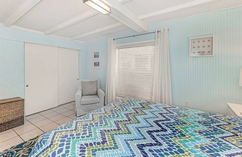 Holmes Beach Casa | New Rental Private Heated Pool Sleeps 10 In Total 3 Bedroom Home by Redawning