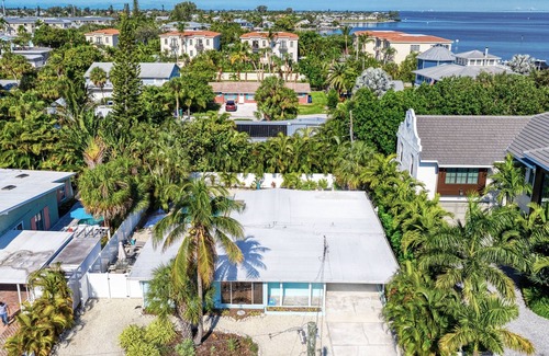 Holmes Beach Villa | New Rental The Haven Unit 1 Heated Pool 1 Bedroom Home by Redawning
