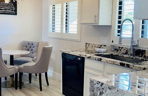 Camelback East Casa | ¡NUEVO! RESORT STYLE LUJO Y ELEGANTE! PISCINA PRIVADA. BILTMORE / ARCADIA CAMINATA A TODOS!