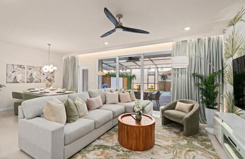 Four Corners Casa | New Resort Themed Ultra Comfortable Heated Private Pool Game Room Family Home Near Disney
