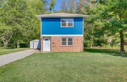 New Richmond Casa | New Richmond Home with Back Patio, Grill and Fire Pit!