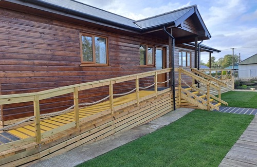 Brundall Apartamento | New! River Bay - set on the waters edge - sleeps 4