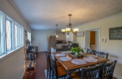 Summerlee Casa | New River Gorge Oasis-Hot Tub- Game Room- Fire pit- Good Vibes