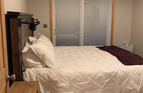 Crumpler Cabina | New River mountain cabin, sleeps 9