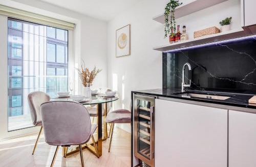 Woolwich Riverside Apartamento | New Riverside Apt Easy to tour London
