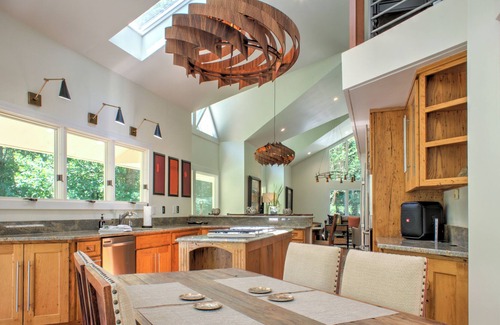 Mills River Casa | NEW! Riverside Home w/Chef's Kitchen, Hot Tub, Fire Pit & Near Grocery Store🧺