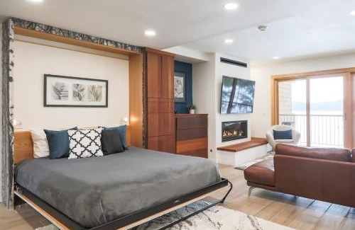 McCall Casa | NEW Romantic LakeView Studio Beach Pool Modern