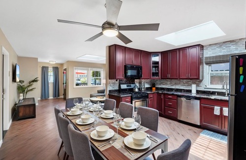 Silver Strand Casa | New! Rooftop Ocean View Deck! Dogs Welcome