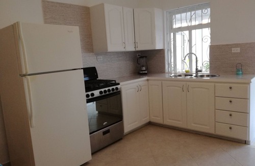 Silver Sands Apartamento | NUEVO: Royal Palms Apartment ... Frente al mar, Silver Sands Beach!