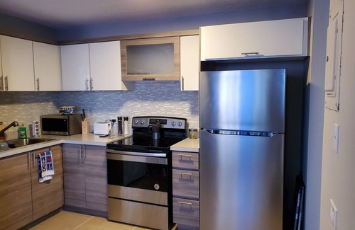 Hato Rey Central Apartamento | San Juan PR walk to concerts, office or take the train.