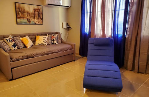 Hato Rey Central Apartamento | San Juan PR walk to concerts, office or take the train.