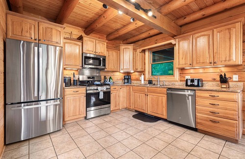 Robbinsville Cabina | *New Scenic Mtn Cabin | Private Dock & Hot Tub