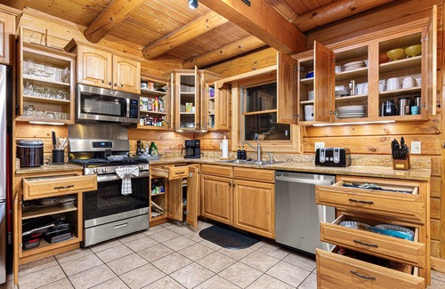 Robbinsville Cabina | *New Scenic Mtn Cabin | Private Dock & Hot Tub