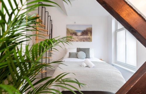Scheveningen Badplaats Apartamento | New Scheveningen Beach Central The Hague Family 180D Modern top floor Apartment