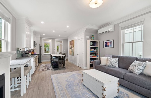 Seabrook Casa | *New* Seabrook's Purple Pelican, Hot Tub, Close to Pool!