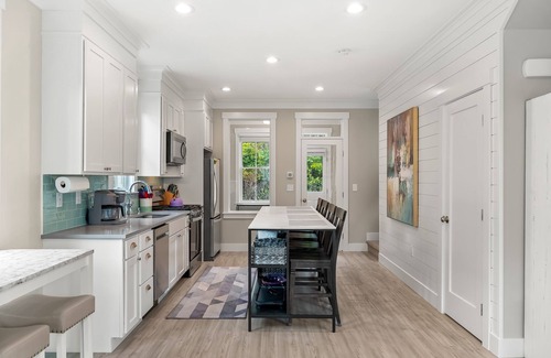 Seabrook Casa | *New* Seabrook's Purple Pelican, Hot Tub, Close to Pool!