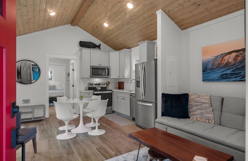 Pacific Beach Casa | New* Seabrook's Sara Sea, hot tub and fully-fenced yard