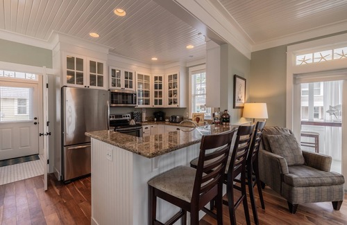 Seabrook Casa | *New* Seabrook's Treasure Chest: Dog Friendly!