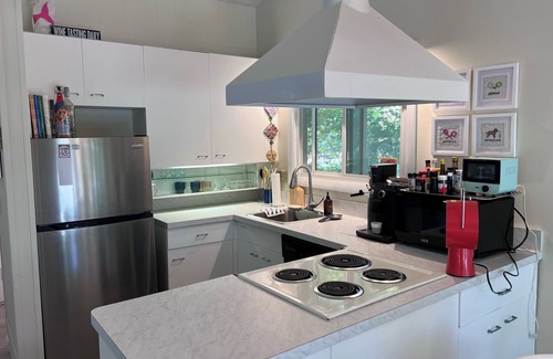 New Seabury Casa | New Seabury Cape Escape! 3 BR Mid Century House 5-7 minute walk to Poppy Beach