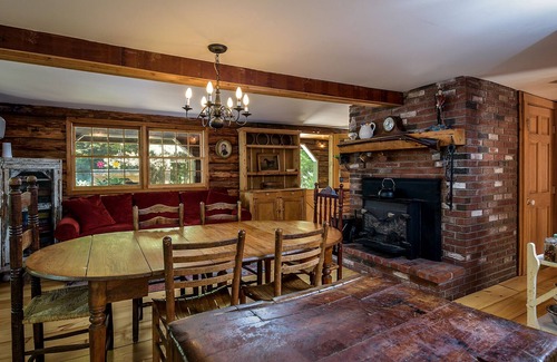 Andover Cabina | NEW! Secluded Log Cabin in the Mountains -- Minutes from Okemo