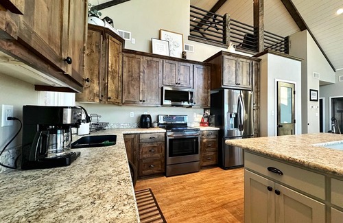 Battle Lake Casa | NEW! Serene lakeside cabin with crystal clear waters on Eagle Lake.