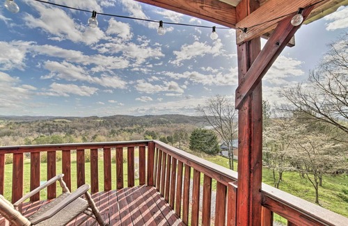 Sevierville Cabina | NEW! Sevierville Countryside Getaway w/ 2 Decks!
