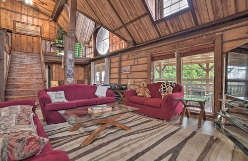 Sevierville Cabina | NEW! Sevierville Countryside Getaway w/ 2 Decks!