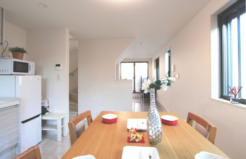 Takadanobaba Casa | NEW Shinjuku area, 6 min walk from Takadanobaba station, ideal for families and groups, TOWNHOUSE