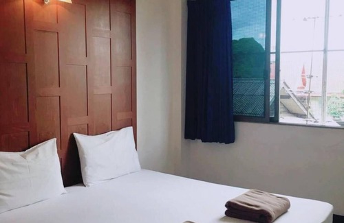 Chana Songkhram Hotel | New Siam I