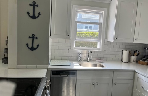 Silver Beach Cabaña | New Silver Beach Cottage just a short walk to association beach and harbor!