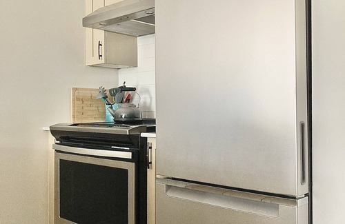 Silver Star Mountain Condominio | *NEW* Ski IN/OUT, Top Floor, King Bed, 5min walk to village