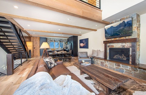 Whitefish Casa | New! Ski-In/Ski-Out townhome with hot tub and fireplaces