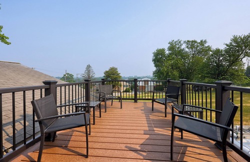 Ronks Casa | New! Sleeps 16! Across from Sight&Sound! Location!
