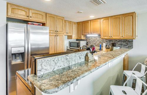 New Smyrna Beach Apartamento | New Smyrna Beach Condo on Water Rest, Swim and Play