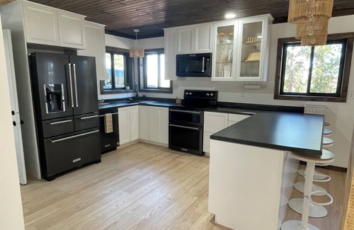 Moorcroft Casa | New Solar Powered Home on Cozy Pine Ridge